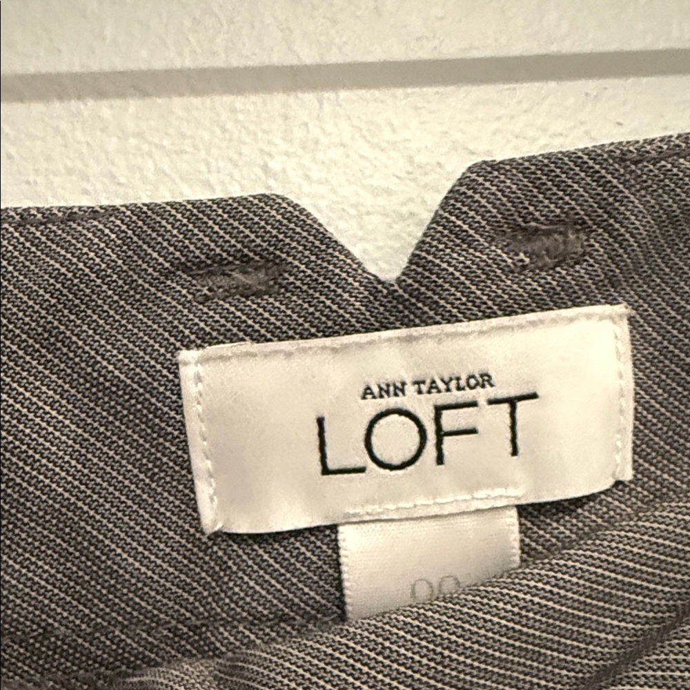 Ann Taylor Gray Women's Pants - Picture 2 of 2